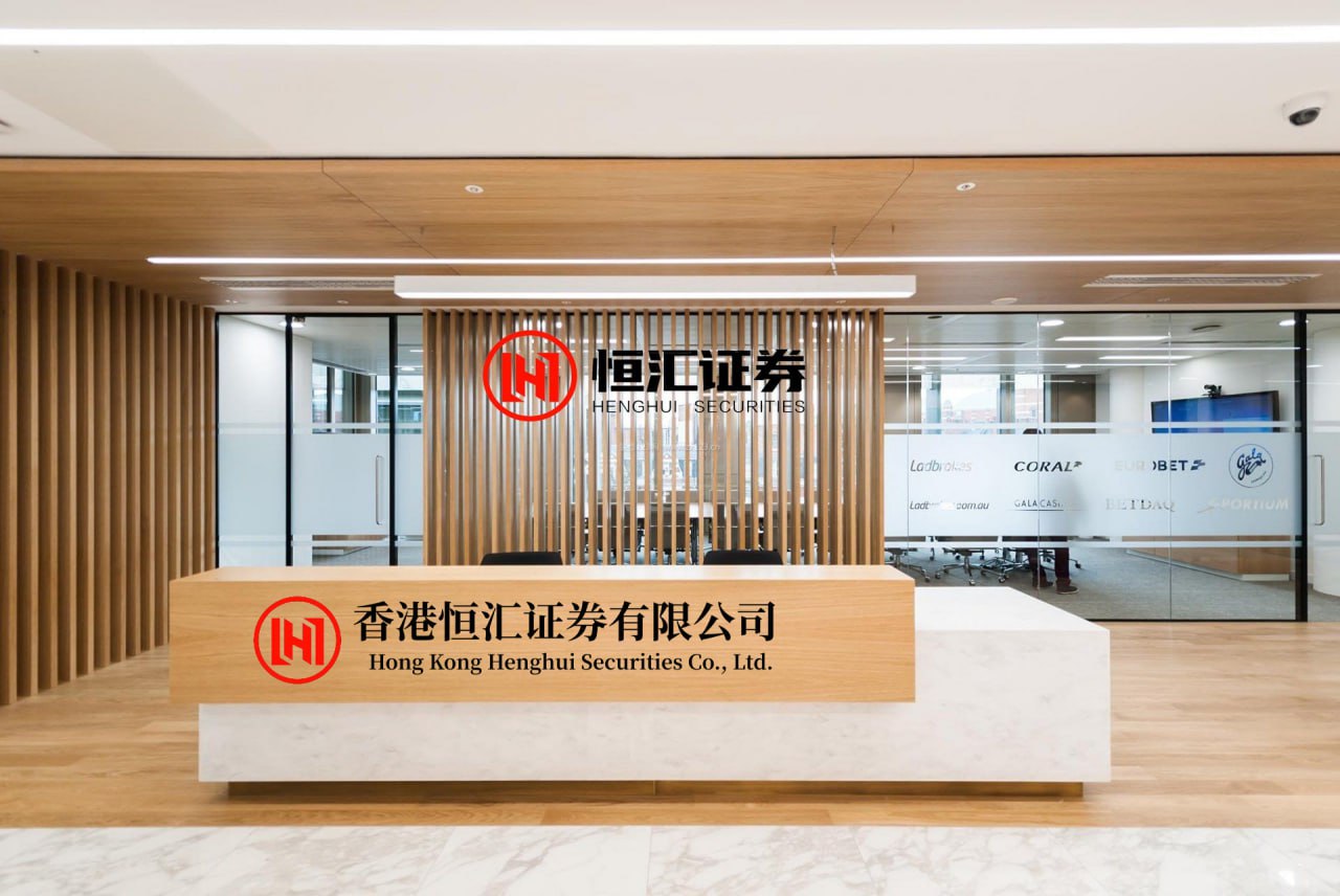 闪牛 王俊杰社媒更新多张照片，高诗岩搞笑“模仿”郭士强！